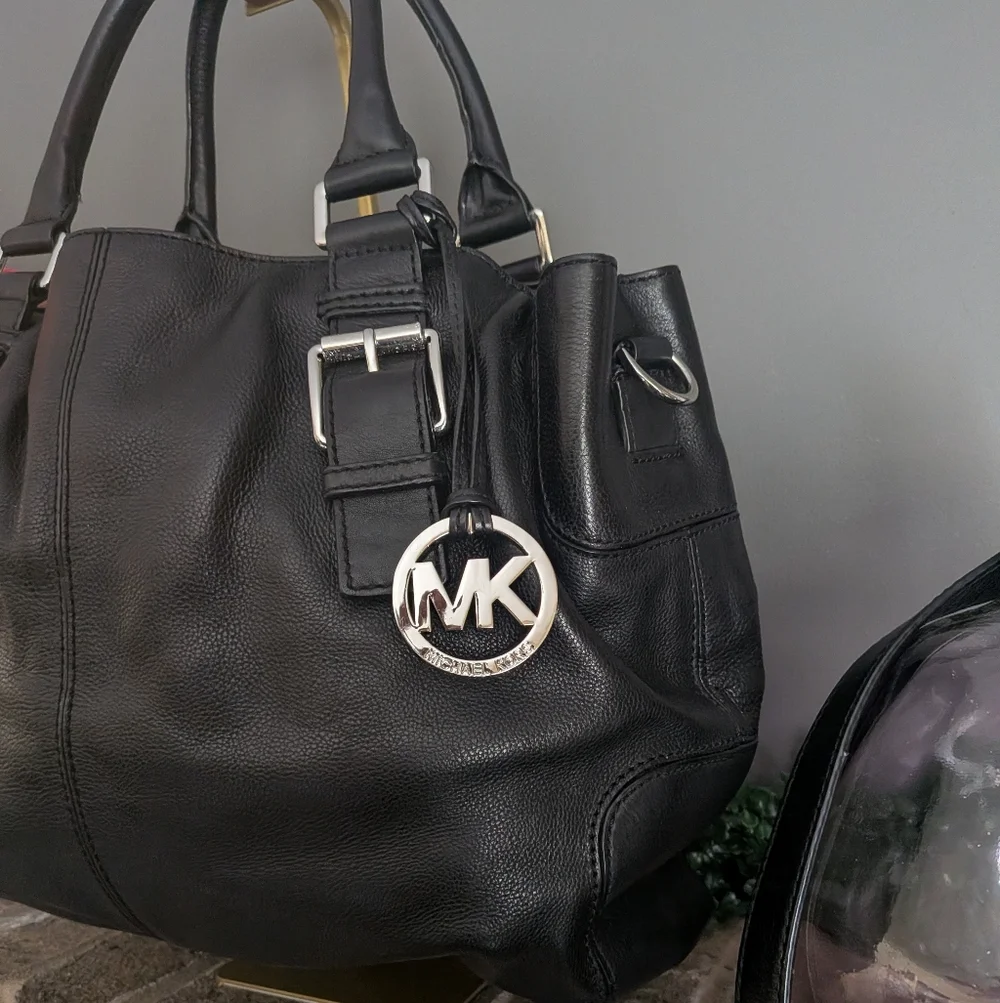 Michael Kors Grayson Black Leather Handbag Silver Hardware - Picture 3 of 16